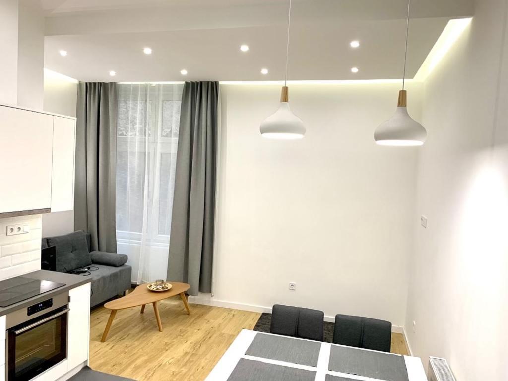 Colton Budapest Paulay Apartments Exterior photo