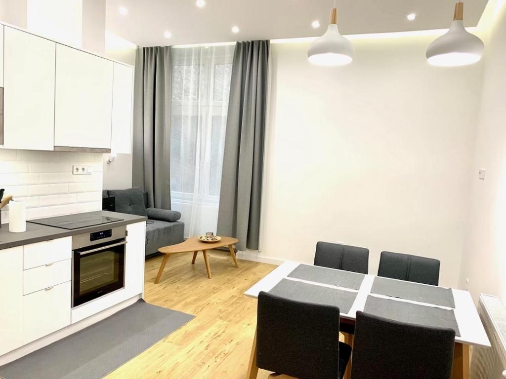 Colton Budapest Paulay Apartments Exterior photo